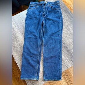 Abercrombie & Fitch The Ankle Straight Ultra High Rise. Size 31, 27" inseam. EUC